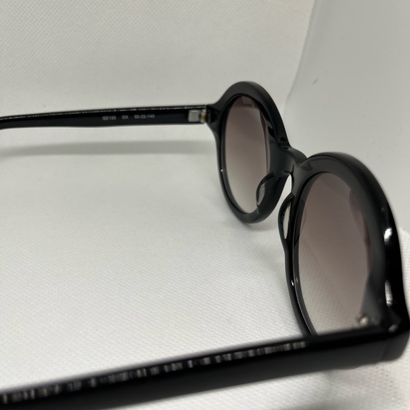 COPY - Sam Edelman Vintage Round Black Plastic Sunglasses, EUC, no call outs - Picture 4 of 6